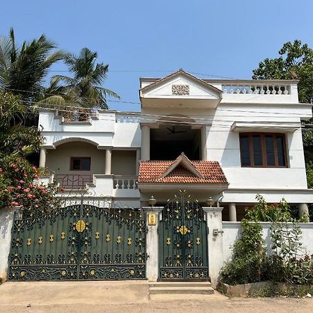 Tulip Villa 3Bhk 2Bhk And 1Bhk Located Near Chunnambar Boat House And Paradise Beach Pūrnānkuppam Exterior foto